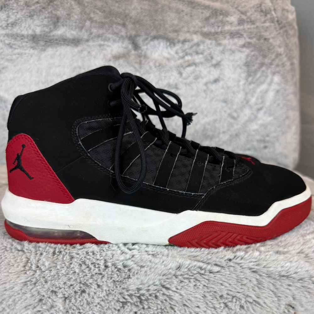 Nike Air Jordan Max Aura Black Gym Red Sneakers- Size 6